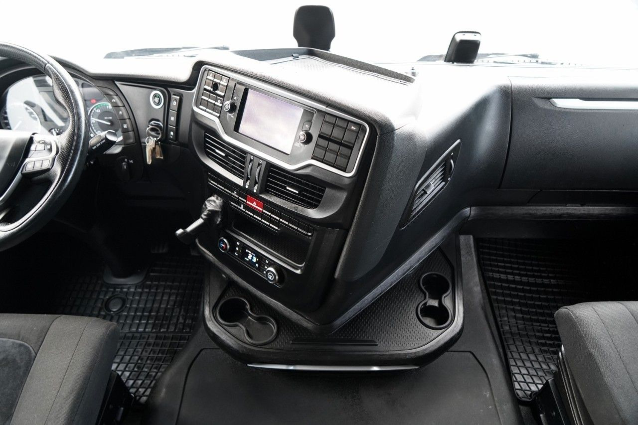 Tegljač Iveco S-WAY / 460 / RETARDER / LNG /: slika Tegljač Iveco S-WAY / 460 / RETARDER / LNG / Tegljač Iveco S-WAY / 460 / RETARDER / LNG /: slika Tegljač Iveco S-WAY / 460 / RETARDER / LNG /