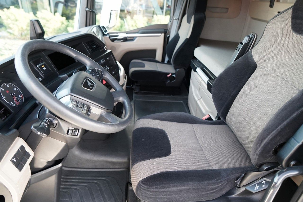 Tegljač MAN TGX 18.510 / GM / RETARDER / NAVI / OPONY 100%: slika Tegljač MAN TGX 18.510 / GM / RETARDER / NAVI / OPONY 100%