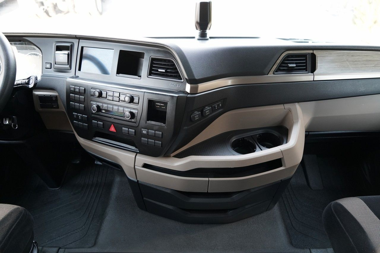 Tegljač MAN TGX 18.510 / GM / RETARDER / NAVI / OPONY 100%: slika Tegljač MAN TGX 18.510 / GM / RETARDER / NAVI / OPONY 100%