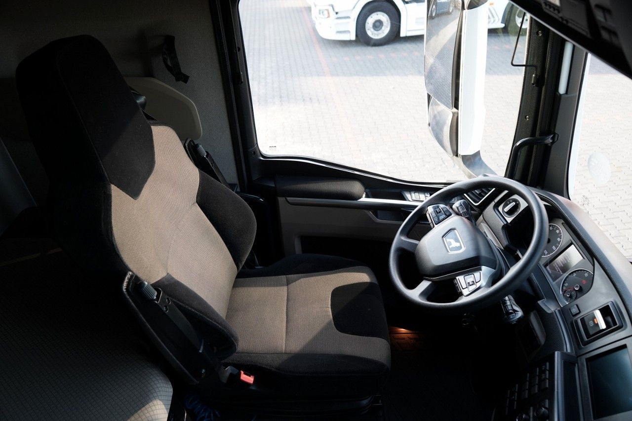 Tegljač MAN TGX 18.510 / GM / RETARDER / NAVI / OPONY 100%: slika Tegljač MAN TGX 18.510 / GM / RETARDER / NAVI / OPONY 100%