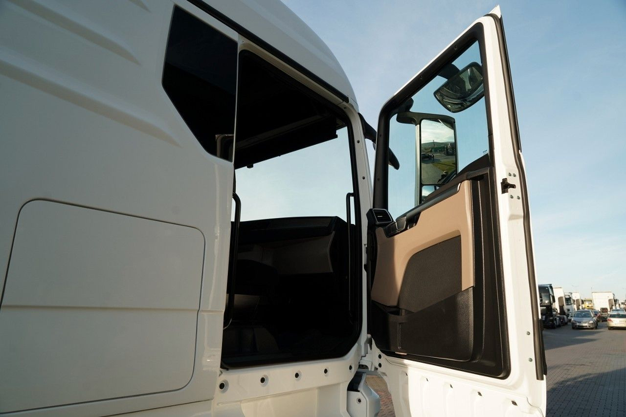 Tegljač MAN TGX 18.510 / GM / RETARDER / NAVI / OPONY 100%: slika Tegljač MAN TGX 18.510 / GM / RETARDER / NAVI / OPONY 100%