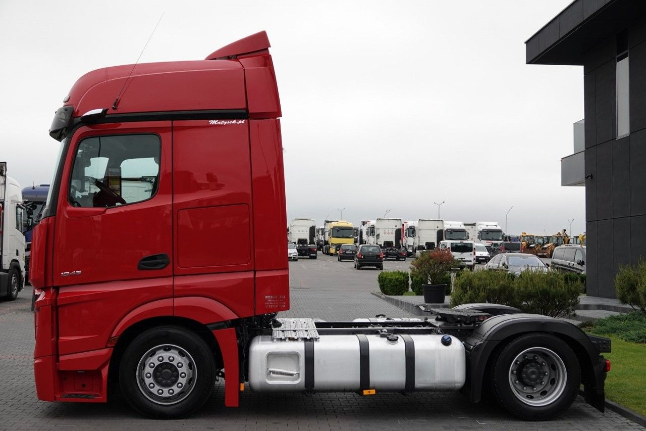 Mercedes-Benz ACTROS 1845 / LOW DECK / MEGA / BIG SPACE / PO K - Tegljač: slika Mercedes-Benz ACTROS 1845 / LOW DECK / MEGA / BIG SPACE / PO K - Tegljač Mercedes-Benz ACTROS 1845 / LOW DECK / MEGA / BIG SPACE / PO K - Tegljač: slika Mercedes-Benz ACTROS 1845 / LOW DECK / MEGA / BIG SPACE / PO K - Tegljač
