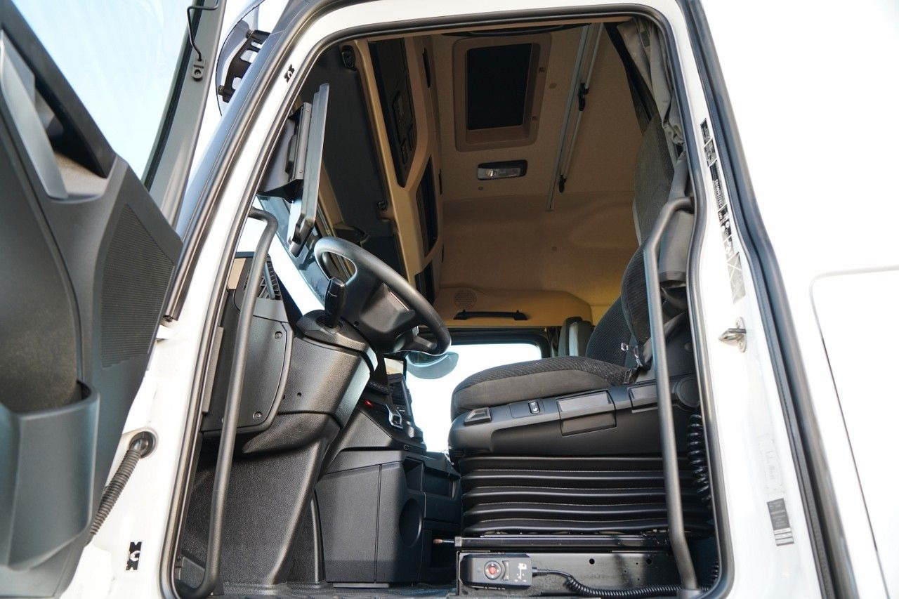 Tegljač Mercedes-Benz ACTROS L 1851 / GIGA SPACE / RETARDER / 2022 R: slika Tegljač Mercedes-Benz ACTROS L 1851 / GIGA SPACE / RETARDER / 2022 R