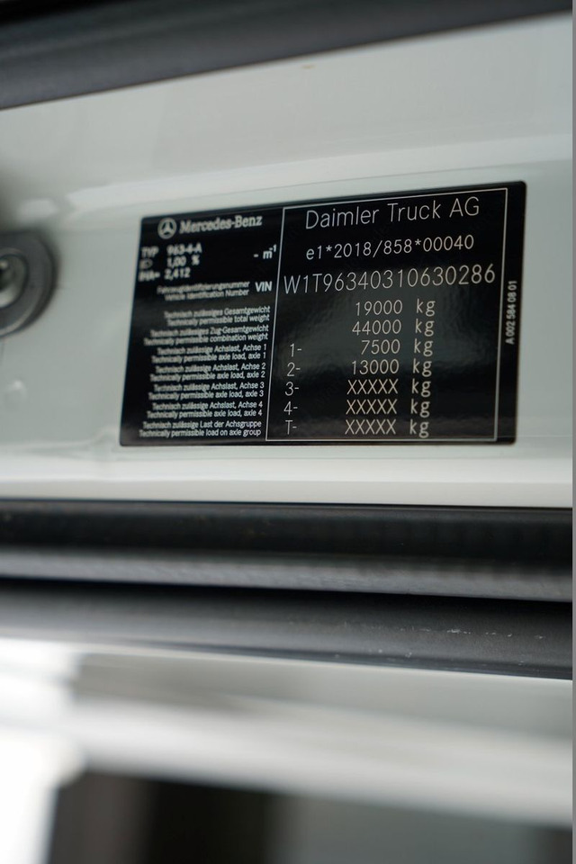 Tegljač Mercedes-Benz ACTROS  L 1851 / GIGA SPACE / RETARDER / 2022 R: slika Tegljač Mercedes-Benz ACTROS  L 1851 / GIGA SPACE / RETARDER / 2022 R