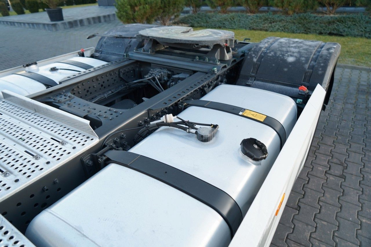 Tegljač Mercedes-Benz ACTROS L 1851 / GIGA SPACE / RETARDER / 2022 R: slika Tegljač Mercedes-Benz ACTROS L 1851 / GIGA SPACE / RETARDER / 2022 R