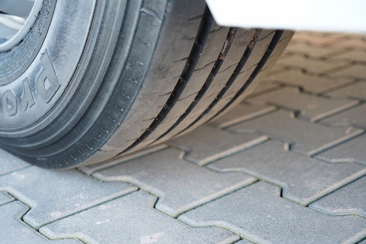 Tegljač Mercedes-Benz ACTROS L 1851 / GIGA SPACE / RETARDER / 2022 R: slika Tegljač Mercedes-Benz ACTROS L 1851 / GIGA SPACE / RETARDER / 2022 R