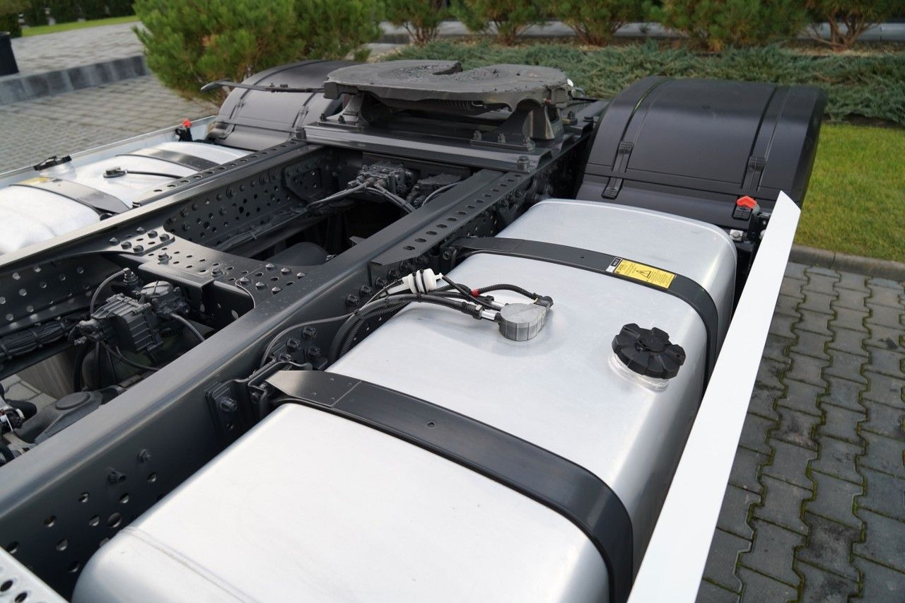 Tegljač Mercedes-Benz ACTROS  L 1851 / GIGA SPACE / RETARDER / 2022 R: slika Tegljač Mercedes-Benz ACTROS  L 1851 / GIGA SPACE / RETARDER / 2022 R