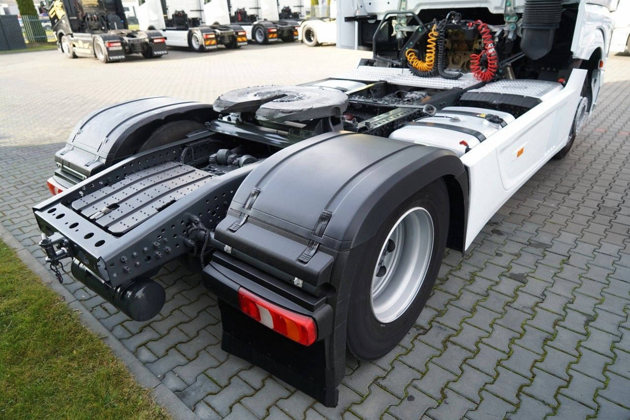 Tegljač Mercedes-Benz ACTROS  L 1851 / GIGA SPACE / RETARDER / 2022 R: slika Tegljač Mercedes-Benz ACTROS  L 1851 / GIGA SPACE / RETARDER / 2022 R