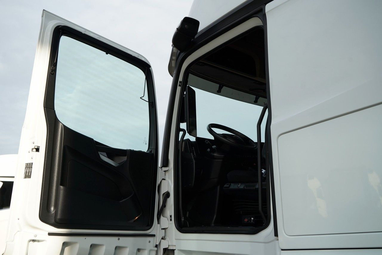 Tegljač Mercedes-Benz ACTROS  L 1851 / GIGA SPACE / RETARDER / 2022 R: slika Tegljač Mercedes-Benz ACTROS  L 1851 / GIGA SPACE / RETARDER / 2022 R