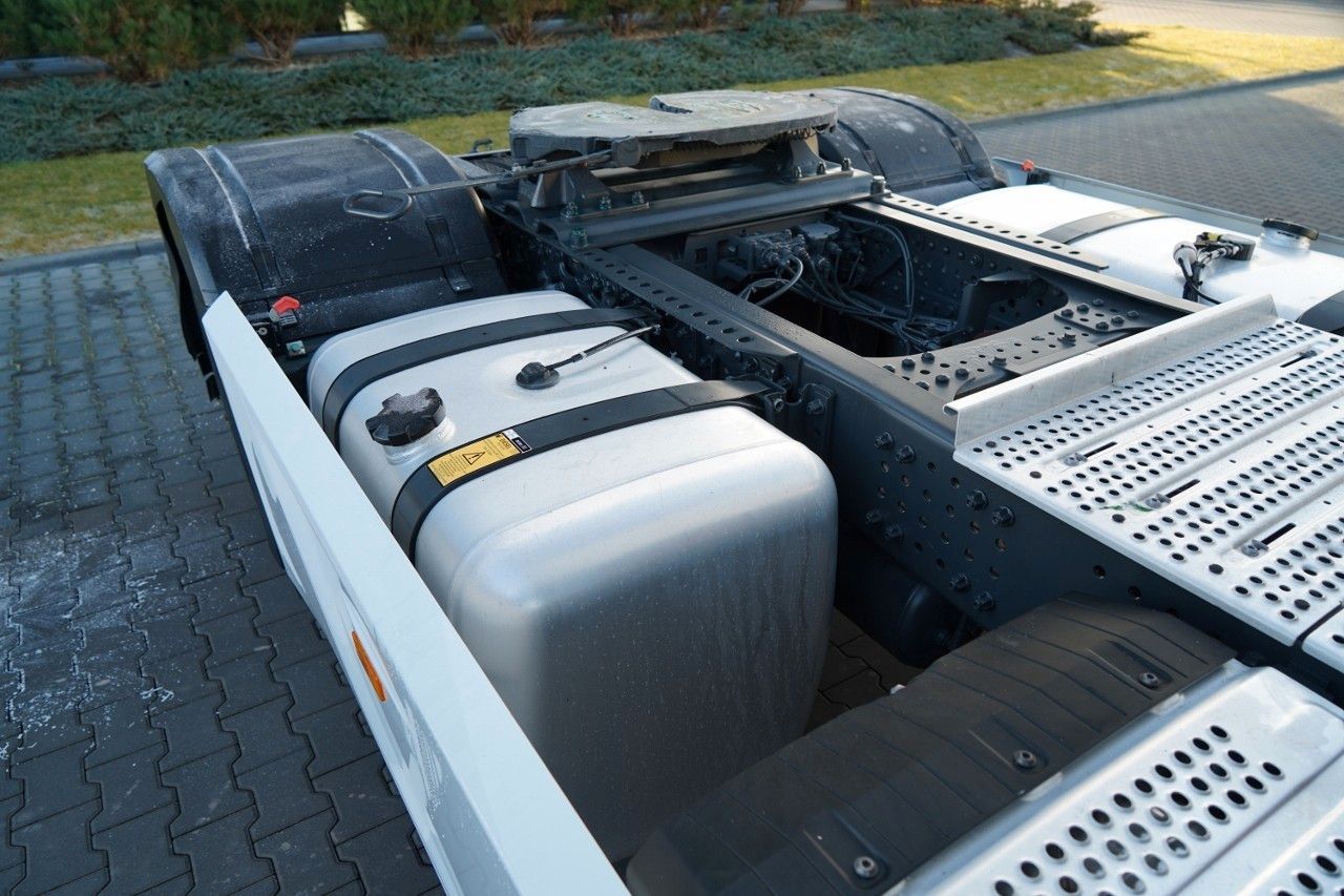 Tegljač Mercedes-Benz ACTROS L 1851 / GIGA SPACE / RETARDER / 2022 R: slika Tegljač Mercedes-Benz ACTROS L 1851 / GIGA SPACE / RETARDER / 2022 R