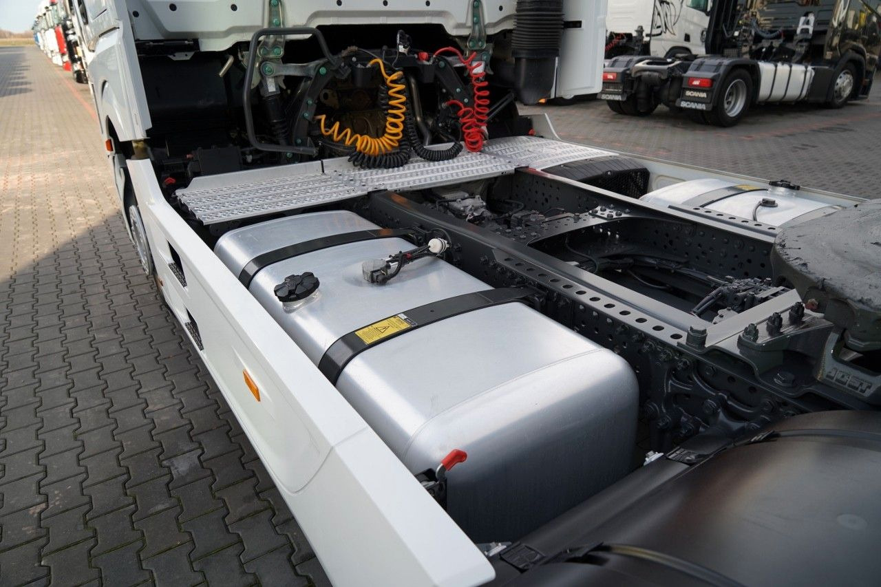 Tegljač Mercedes-Benz ACTROS  L 1851 / GIGA SPACE / RETARDER / 2022 R: slika Tegljač Mercedes-Benz ACTROS  L 1851 / GIGA SPACE / RETARDER / 2022 R