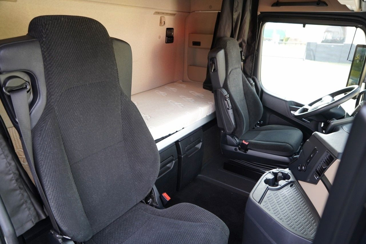 Tegljač Mercedes-Benz ACTROS  L 1851 / GIGA SPACE / RETARDER / 2022 R: slika Tegljač Mercedes-Benz ACTROS  L 1851 / GIGA SPACE / RETARDER / 2022 R