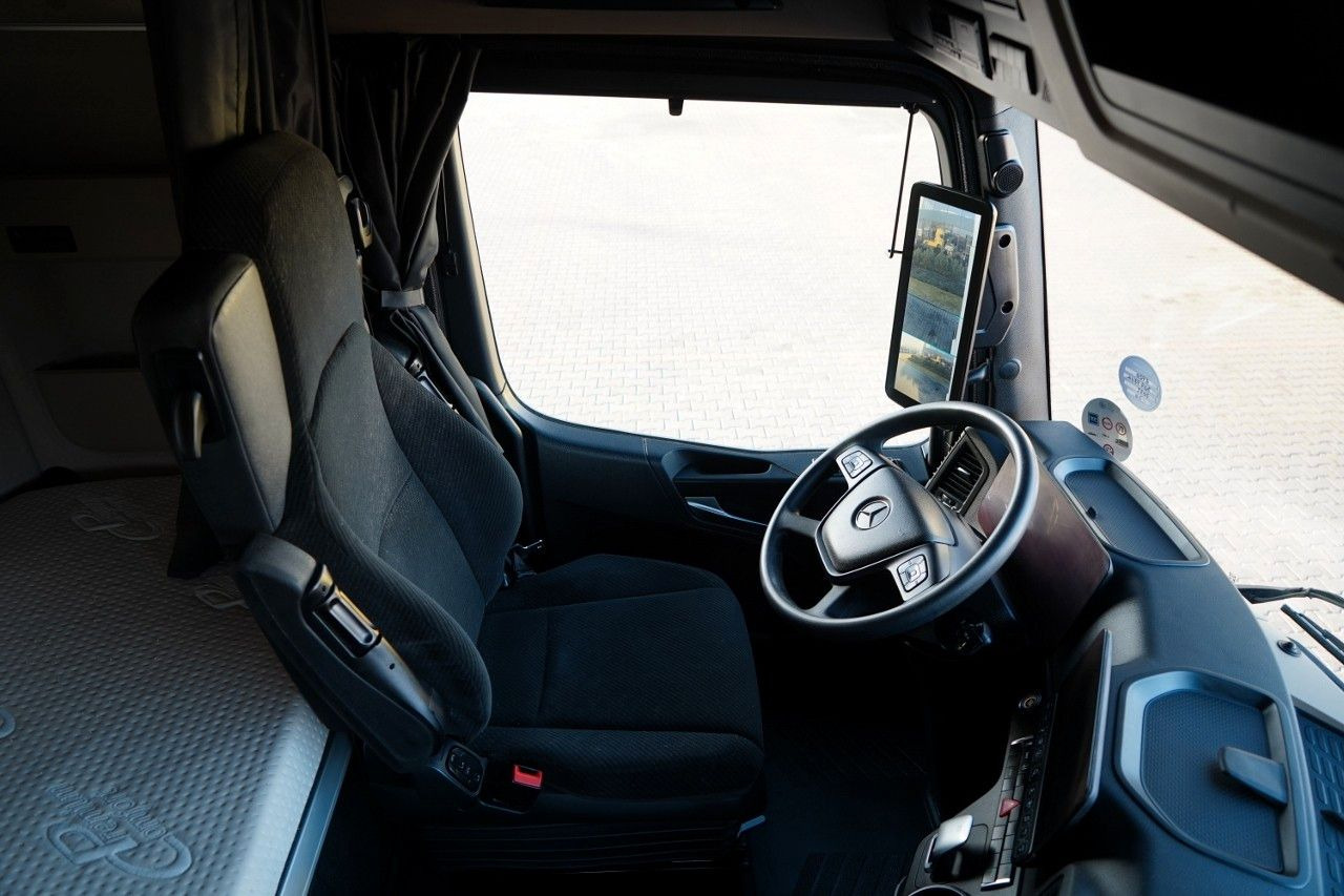 Tegljač Mercedes-Benz ACTROS L 1851 / GIGA SPACE / RETARDER / 2022 R: slika Tegljač Mercedes-Benz ACTROS L 1851 / GIGA SPACE / RETARDER / 2022 R