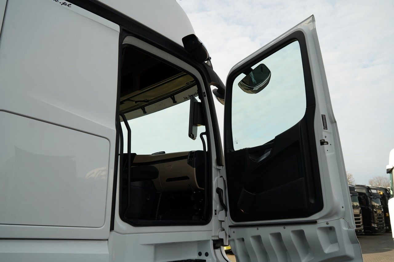 Tegljač Mercedes-Benz ACTROS  L 1851 / GIGA SPACE / RETARDER / 2022 R: slika Tegljač Mercedes-Benz ACTROS  L 1851 / GIGA SPACE / RETARDER / 2022 R