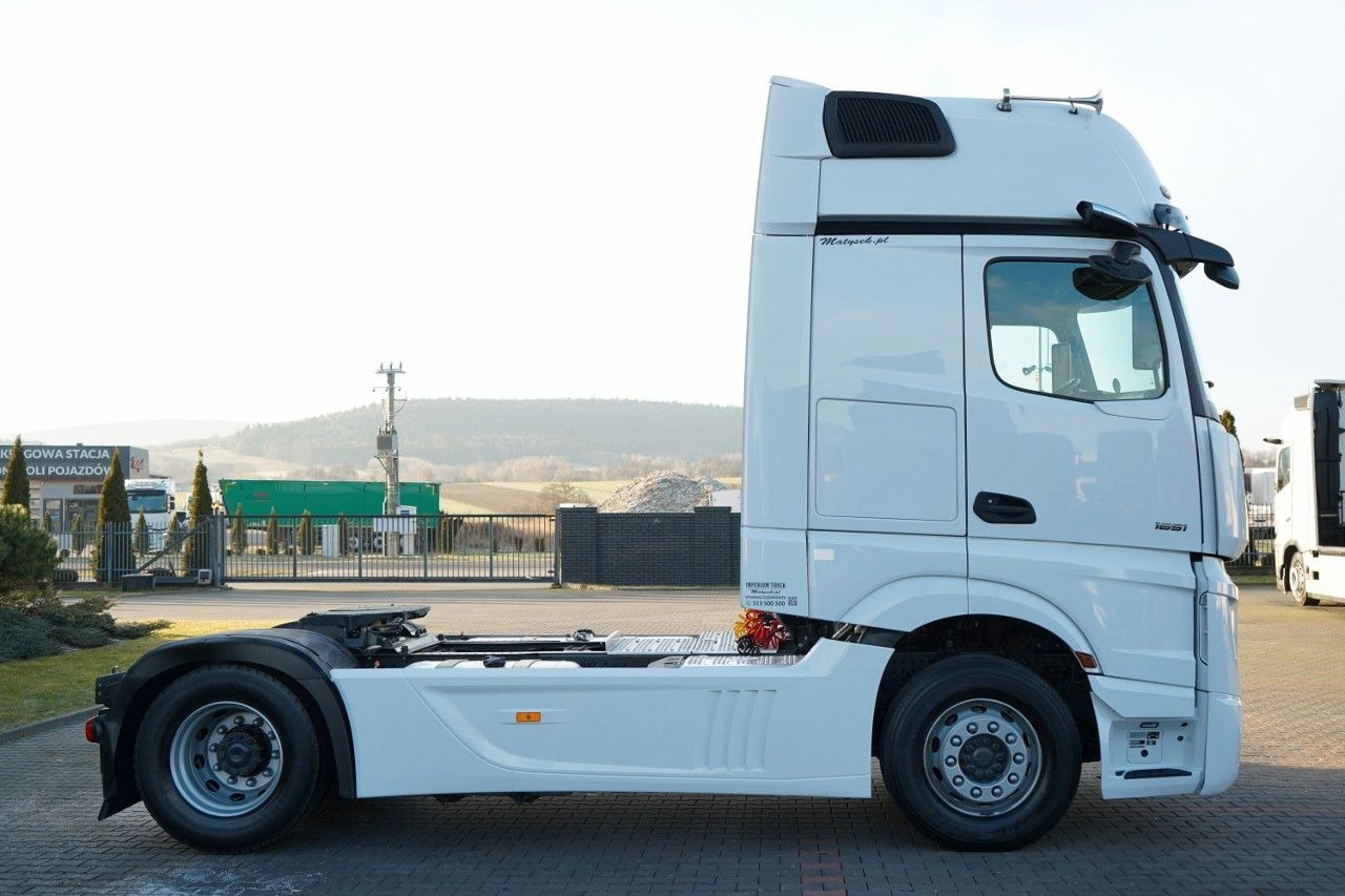 Tegljač Mercedes-Benz ACTROS L 1851 / GIGA SPACE / RETARDER / 2022 R: slika Tegljač Mercedes-Benz ACTROS L 1851 / GIGA SPACE / RETARDER / 2022 R