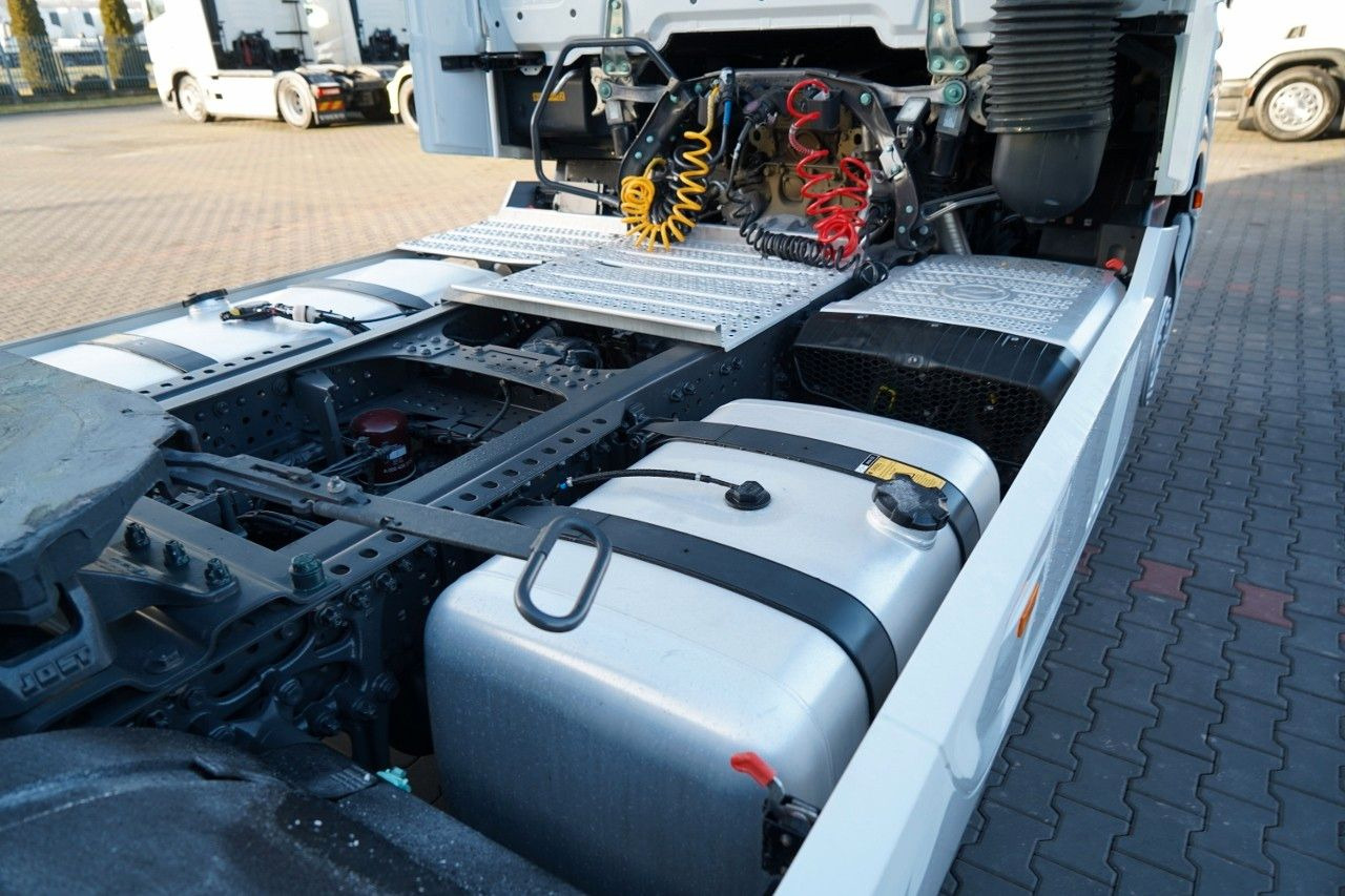 Tegljač Mercedes-Benz ACTROS L 1851 / GIGA SPACE / RETARDER / 2022 R: slika Tegljač Mercedes-Benz ACTROS L 1851 / GIGA SPACE / RETARDER / 2022 R