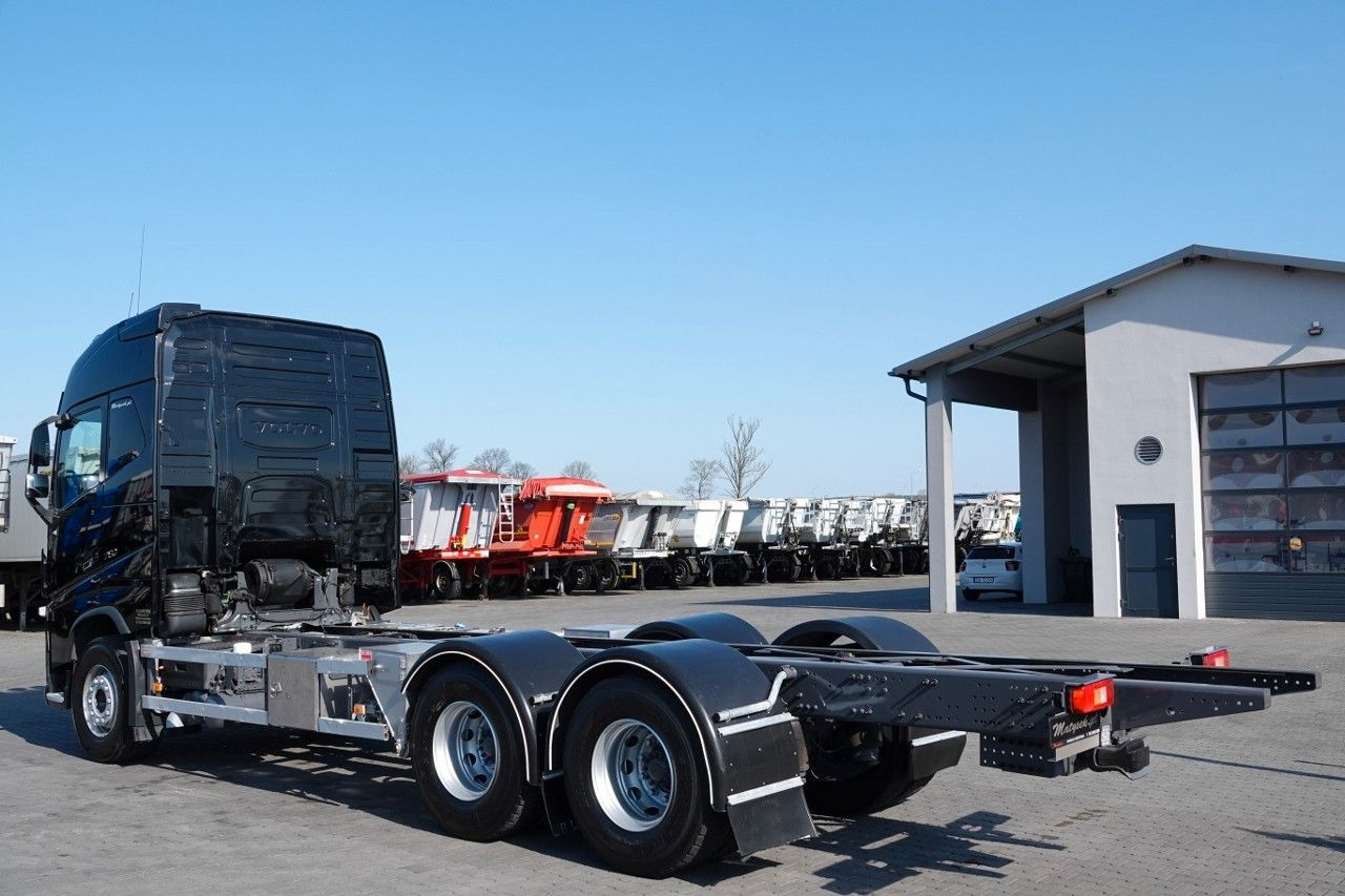 Volvo FH 16 / 750 KM / 6X4 / RAMA DŁ. 8 M / 373 TYS. - Tegljač: slika Volvo FH 16 / 750 KM / 6X4 / RAMA DŁ. 8 M / 373 TYS. - Tegljač Volvo FH 16 / 750 KM / 6X4 / RAMA DŁ. 8 M / 373 TYS. - Tegljač: slika Volvo FH 16 / 750 KM / 6X4 / RAMA DŁ. 8 M / 373 TYS. - Tegljač