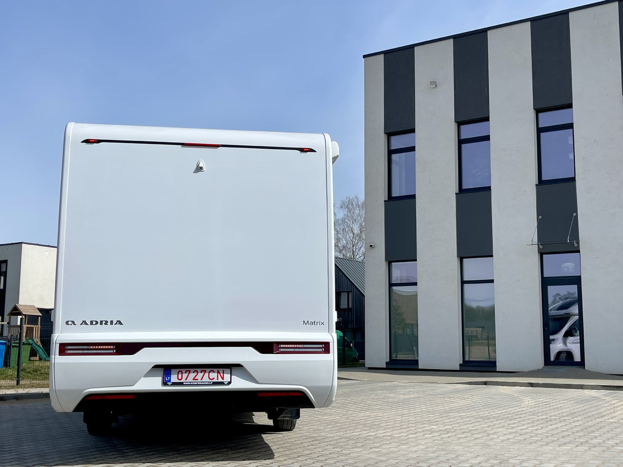 ADRIA Matrix 670 SL - Poluintegrirani kamper: slika ADRIA Matrix 670 SL - Poluintegrirani kamper ADRIA Matrix 670 SL - Poluintegrirani kamper: slika ADRIA Matrix 670 SL - Poluintegrirani kamper