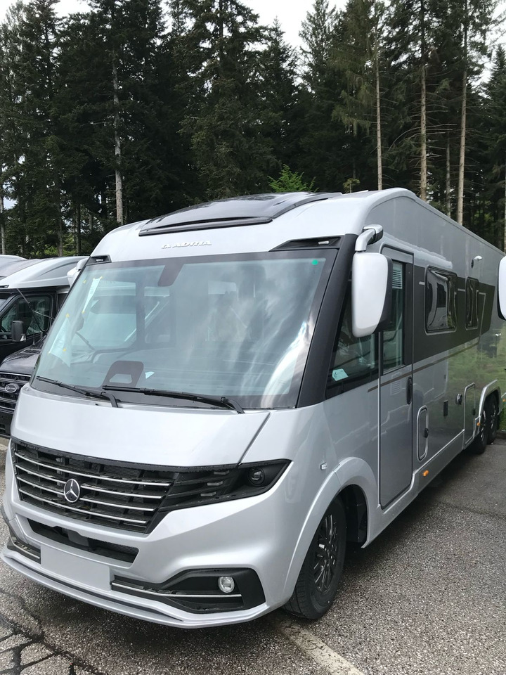 ADRIA Super Sonic 890 LC - Integrirani kamper: slika ADRIA Super Sonic 890 LC - Integrirani kamper ADRIA Super Sonic 890 LC - Integrirani kamper: slika ADRIA Super Sonic 890 LC - Integrirani kamper