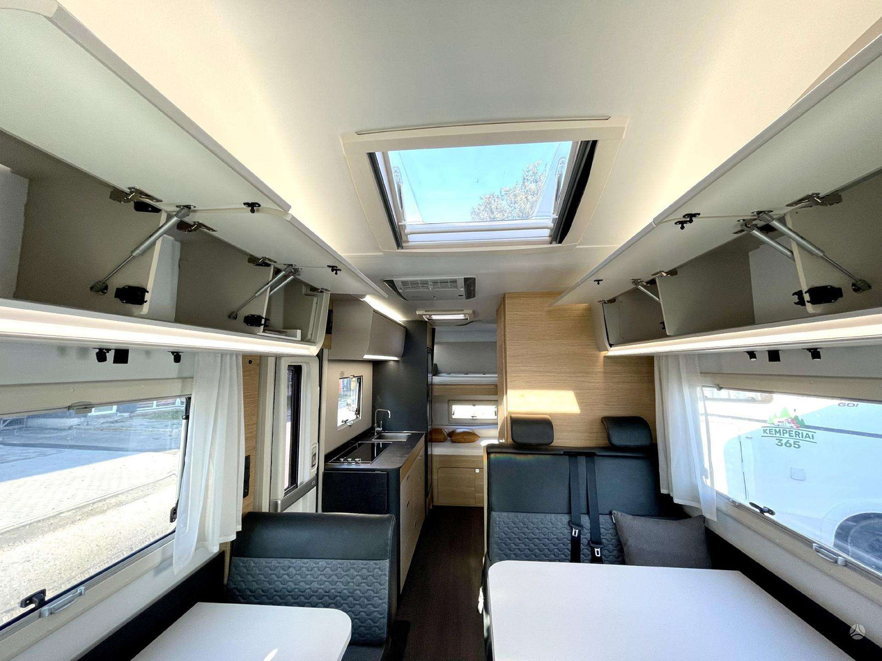 Adria Coral XL 650DK - Alkoven kamper: slika Adria Coral XL 650DK - Alkoven kamper Adria Coral XL 650DK - Alkoven kamper: slika Adria Coral XL 650DK - Alkoven kamper