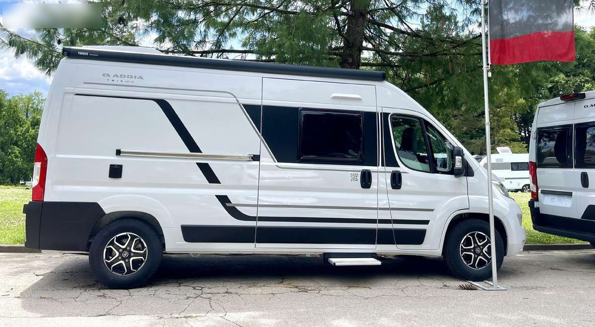 Adria Twin 600 SP Family - Kamp kombi: slika Adria Twin 600 SP Family - Kamp kombi Adria Twin 600 SP Family - Kamp kombi: slika Adria Twin 600 SP Family - Kamp kombi