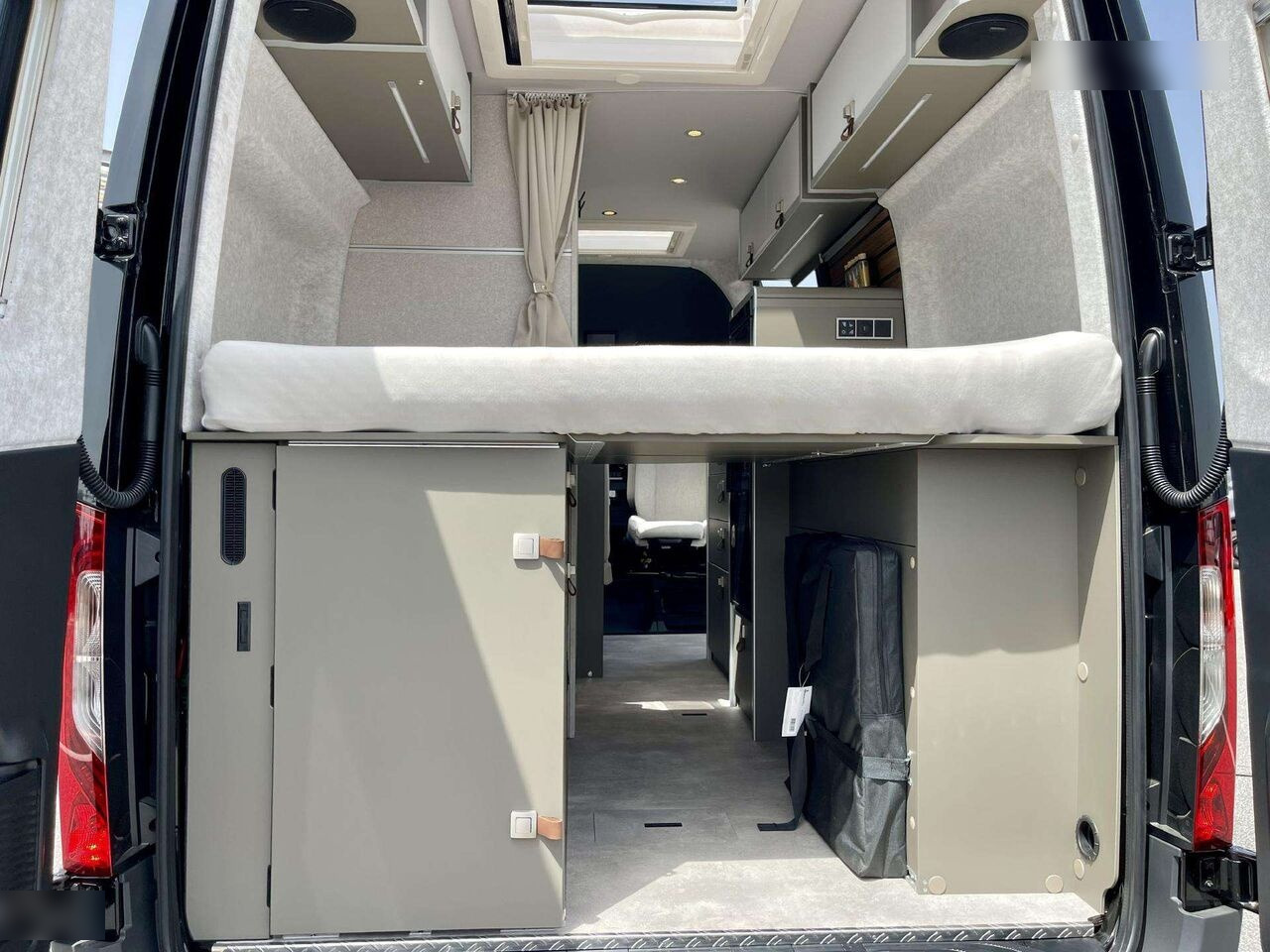 Hymer Grand Canyon S 4x4 - Kamp kombi: slika Hymer Grand Canyon S 4x4 - Kamp kombi Hymer Grand Canyon S 4x4 - Kamp kombi: slika Hymer Grand Canyon S 4x4 - Kamp kombi