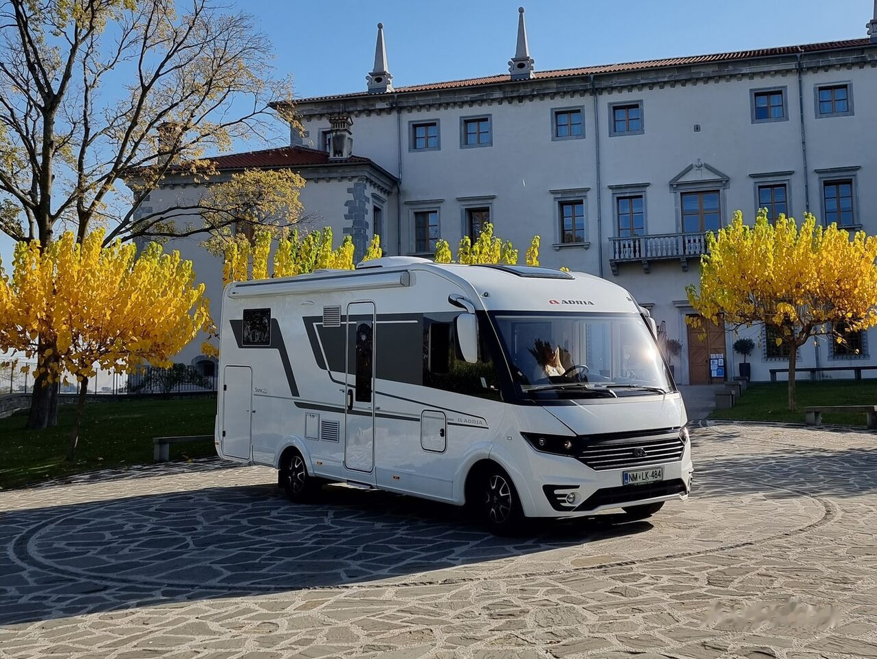 Adria Sonic Plus - Kamper: slika Adria Sonic Plus - Kamper Adria Sonic Plus - Kamper: slika Adria Sonic Plus - Kamper