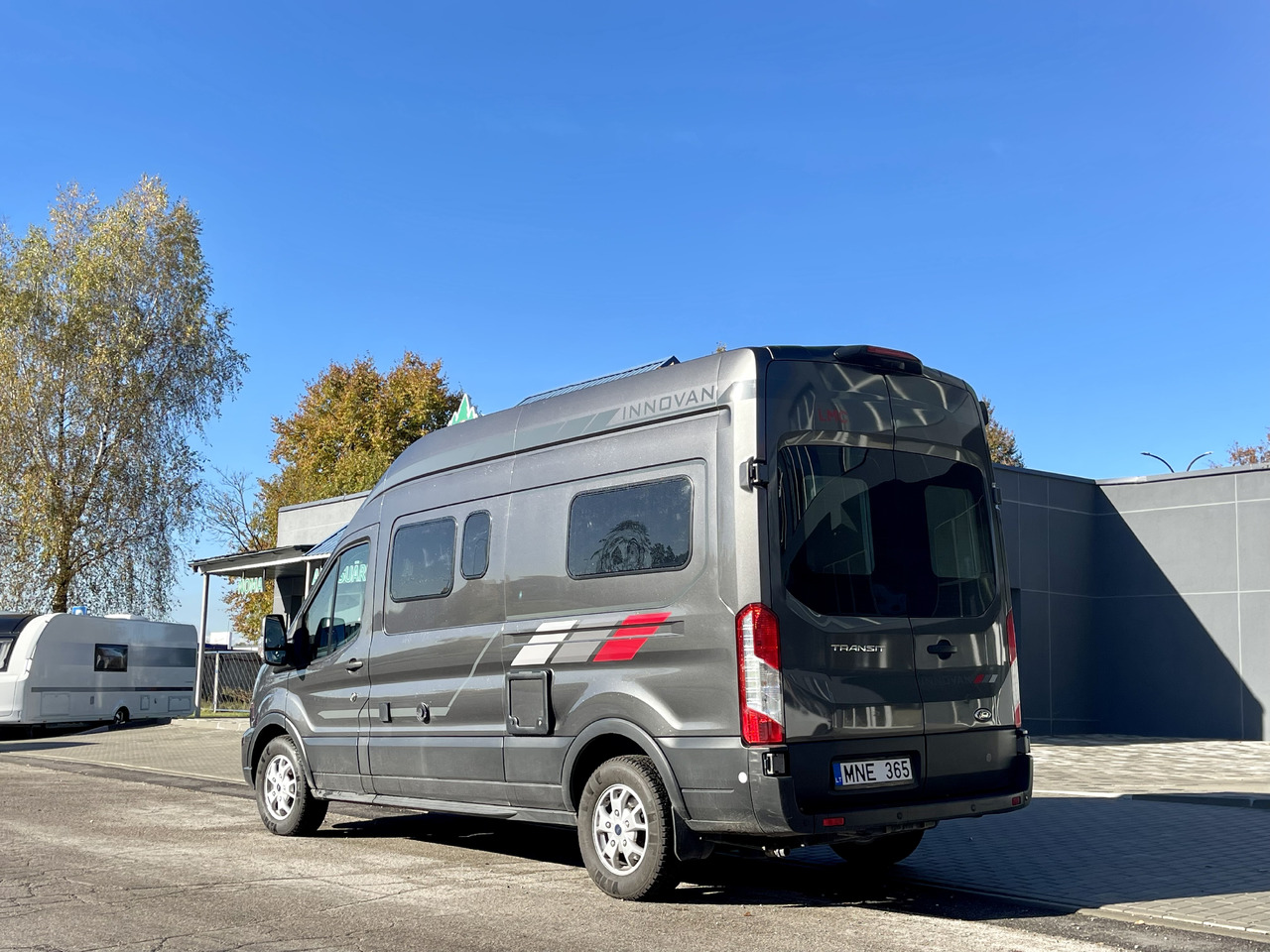 LCM Innovan 590 - Kamp kombi: slika LCM Innovan 590 - Kamp kombi LCM Innovan 590 - Kamp kombi: slika LCM Innovan 590 - Kamp kombi
