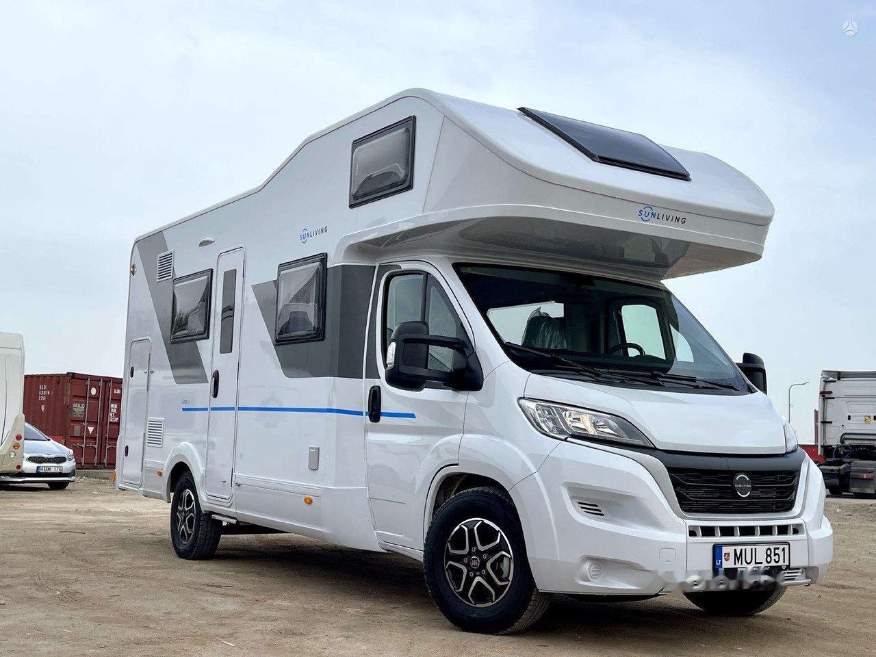 SUN LIVING A70DK - Alkoven kamper: slika SUN LIVING A70DK - Alkoven kamper SUN LIVING A70DK - Alkoven kamper: slika SUN LIVING A70DK - Alkoven kamper