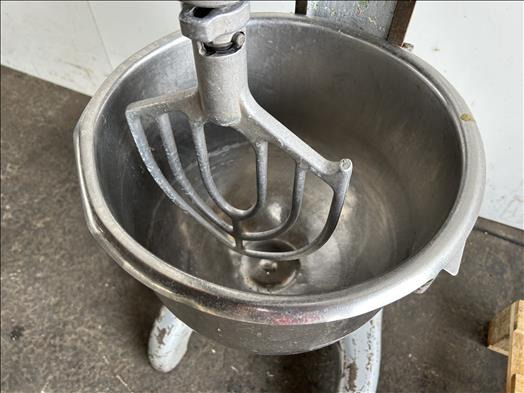 Hobart AE200 Planetary mixer - Oprema za prehrambenu industriju: slika Hobart AE200 Planetary mixer - Oprema za prehrambenu industriju Hobart AE200 Planetary mixer - Oprema za prehrambenu industriju: slika Hobart AE200 Planetary mixer - Oprema za prehrambenu industriju