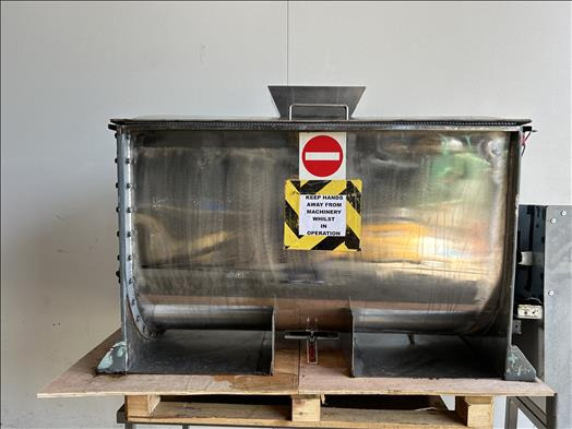 NNP 300 Ribbon blender - Oprema za prehrambenu industriju: slika NNP 300 Ribbon blender - Oprema za prehrambenu industriju NNP 300 Ribbon blender - Oprema za prehrambenu industriju: slika NNP 300 Ribbon blender - Oprema za prehrambenu industriju