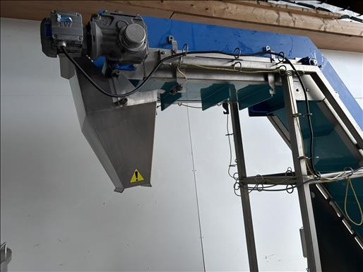 Reading Bakery Systems Flighted elevator conveyor - Transporter: slika Reading Bakery Systems Flighted elevator conveyor - Transporter Reading Bakery Systems Flighted elevator conveyor - Transporter: slika Reading Bakery Systems Flighted elevator conveyor - Transporter