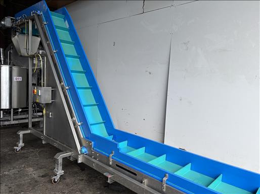 Reading Bakery Systems Flighted elevator conveyor - Transporter: slika Reading Bakery Systems Flighted elevator conveyor - Transporter Reading Bakery Systems Flighted elevator conveyor - Transporter: slika Reading Bakery Systems Flighted elevator conveyor - Transporter