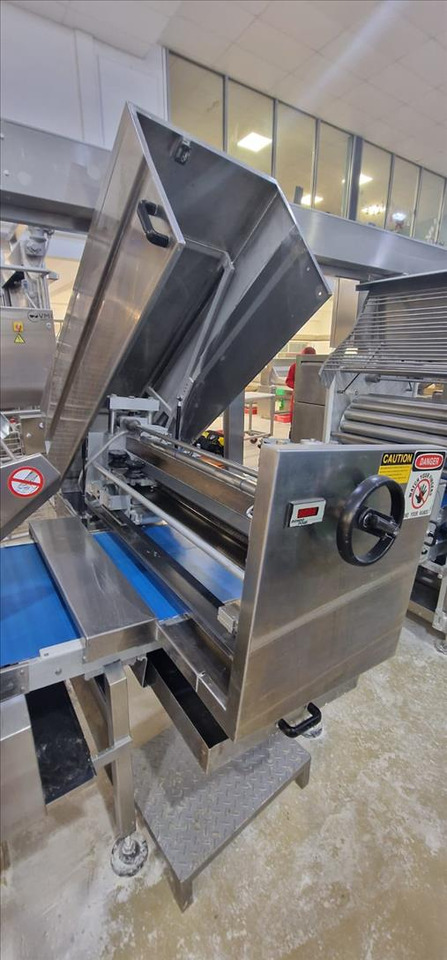 Rondo Laminazione pastry sheeting line - Pekarska oprema: slika Rondo Laminazione pastry sheeting line - Pekarska oprema Rondo Laminazione pastry sheeting line - Pekarska oprema: slika Rondo Laminazione pastry sheeting line - Pekarska oprema