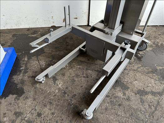 Syspal Multipurpose lifter - Oprema za prehrambenu industriju: slika Syspal Multipurpose lifter - Oprema za prehrambenu industriju Syspal Multipurpose lifter - Oprema za prehrambenu industriju: slika Syspal Multipurpose lifter - Oprema za prehrambenu industriju
