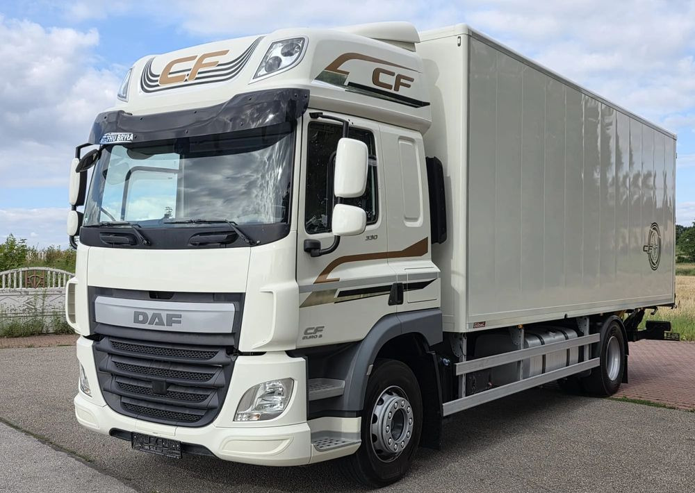 DAF CF 330 / 10.2017 / KONTENER MEBLOWY / IZOTERMA / WINDA / 18 PALET / E6 / NISKI PRZEBIEG / Z NIEMIEC / JAK NOWY / DUŻY SILNIK 10 837cm3// - Kamion sandučar: slika DAF CF 330 / 10.2017 / KONTENER MEBLOWY / IZOTERMA / WINDA / 18 PALET / E6 / NISKI PRZEBIEG / Z NIEMIEC / JAK NOWY / DUŻY SILNIK 10 837cm3// - Kamion sandučar DAF CF 330 / 10.2017 / KONTENER MEBLOWY / IZOTERMA / WINDA / 18 PALET / E6 / NISKI PRZEBIEG / Z NIEMIEC / JAK NOWY / DUŻY SILNIK 10 837cm3// - Kamion sandučar: slika DAF CF 330 / 10.2017 / KONTENER MEBLOWY / IZOTERMA / WINDA / 18 PALET / E6 / NISKI PRZEBIEG / Z NIEMIEC / JAK NOWY / DUŻY SILNIK 10 837cm3// - Kamion sandučar