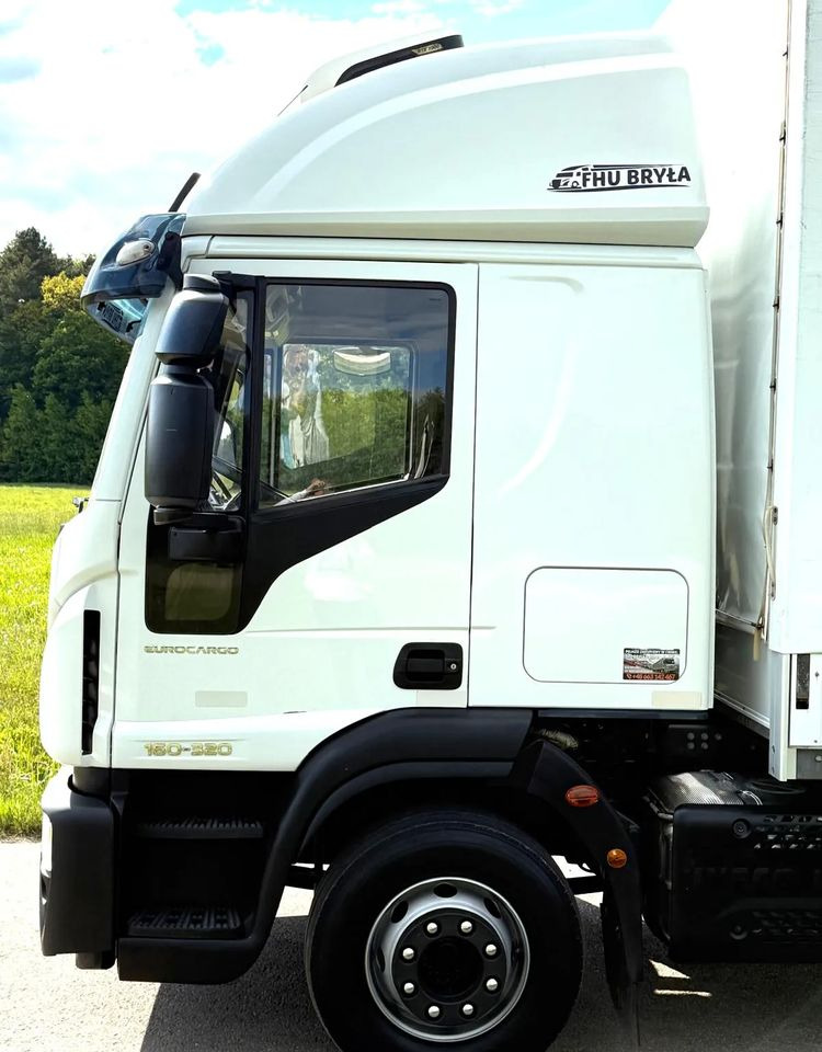 Iveco EUROCARGO 160E320/FIRANKA/WINDA/AUTOMAT/NISKI PRZEBIEG/E6/SPROWADZONY/PIERWSZY WŁAŚCICIEL - Kamion s ceradom: slika Iveco EUROCARGO 160E320/FIRANKA/WINDA/AUTOMAT/NISKI PRZEBIEG/E6/SPROWADZONY/PIERWSZY WŁAŚCICIEL - Kamion s ceradom Iveco EUROCARGO 160E320/FIRANKA/WINDA/AUTOMAT/NISKI PRZEBIEG/E6/SPROWADZONY/PIERWSZY WŁAŚCICIEL - Kamion s ceradom: slika Iveco EUROCARGO 160E320/FIRANKA/WINDA/AUTOMAT/NISKI PRZEBIEG/E6/SPROWADZONY/PIERWSZY WŁAŚCICIEL - Kamion s ceradom