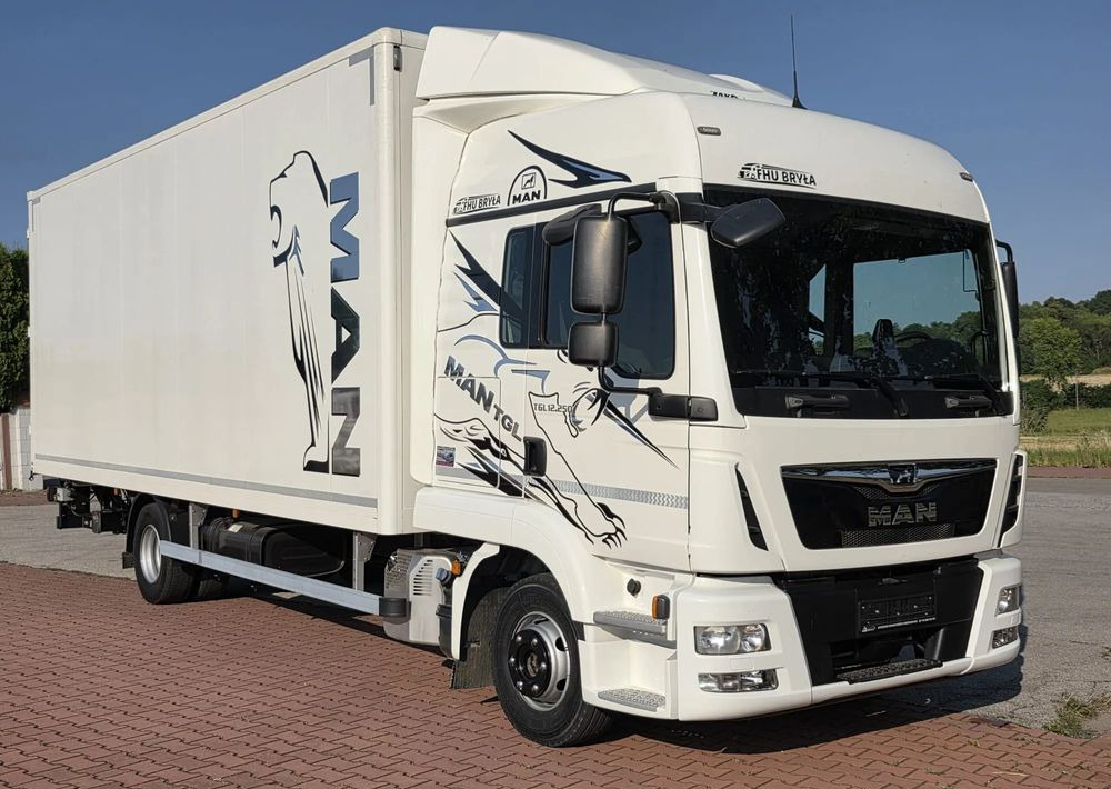 MAN TGL 12.250 / KONTENER / IZOTERMA / WINDA / 2019R / EURO 6 / PEŁEN SERWIS / 6 TON ŁADOWNOŚĆ / SPROWADZONY / ZADBANY / JAK NOWY / KSIĄŻKA SERWISOWA / E6 / 17 PALET - Kamion sandučar: slika MAN TGL 12.250 / KONTENER / IZOTERMA / WINDA / 2019R / EURO 6 / PEŁEN SERWIS / 6 TON ŁADOWNOŚĆ / SPROWADZONY / ZADBANY / JAK NOWY / KSIĄŻKA SERWISOWA / E6 / 17 PALET - Kamion sandučar MAN TGL 12.250 / KONTENER / IZOTERMA / WINDA / 2019R / EURO 6 / PEŁEN SERWIS / 6 TON ŁADOWNOŚĆ / SPROWADZONY / ZADBANY / JAK NOWY / KSIĄŻKA SERWISOWA / E6 / 17 PALET - Kamion sandučar: slika MAN TGL 12.250 / KONTENER / IZOTERMA / WINDA / 2019R / EURO 6 / PEŁEN SERWIS / 6 TON ŁADOWNOŚĆ / SPROWADZONY / ZADBANY / JAK NOWY / KSIĄŻKA SERWISOWA / E6 / 17 PALET - Kamion sandučar
