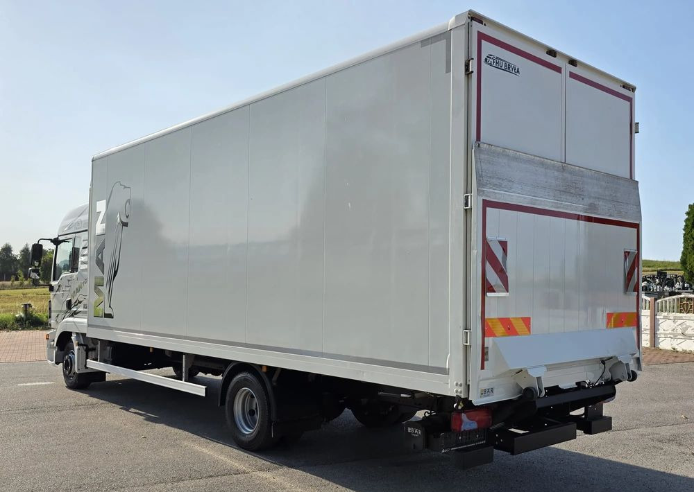 MAN TGL 12.250 / KONTENER / IZOTERMA / WINDA / 2019R / EURO 6 / PEŁEN SERWIS / 6 TON ŁADOWNOŚĆ / SPROWADZONY / ZADBANY / JAK NOWY / KSIĄŻKA SERWISOWA / E6 / 17 PALET - Kamion sandučar: slika MAN TGL 12.250 / KONTENER / IZOTERMA / WINDA / 2019R / EURO 6 / PEŁEN SERWIS / 6 TON ŁADOWNOŚĆ / SPROWADZONY / ZADBANY / JAK NOWY / KSIĄŻKA SERWISOWA / E6 / 17 PALET - Kamion sandučar MAN TGL 12.250 / KONTENER / IZOTERMA / WINDA / 2019R / EURO 6 / PEŁEN SERWIS / 6 TON ŁADOWNOŚĆ / SPROWADZONY / ZADBANY / JAK NOWY / KSIĄŻKA SERWISOWA / E6 / 17 PALET - Kamion sandučar: slika MAN TGL 12.250 / KONTENER / IZOTERMA / WINDA / 2019R / EURO 6 / PEŁEN SERWIS / 6 TON ŁADOWNOŚĆ / SPROWADZONY / ZADBANY / JAK NOWY / KSIĄŻKA SERWISOWA / E6 / 17 PALET - Kamion sandučar