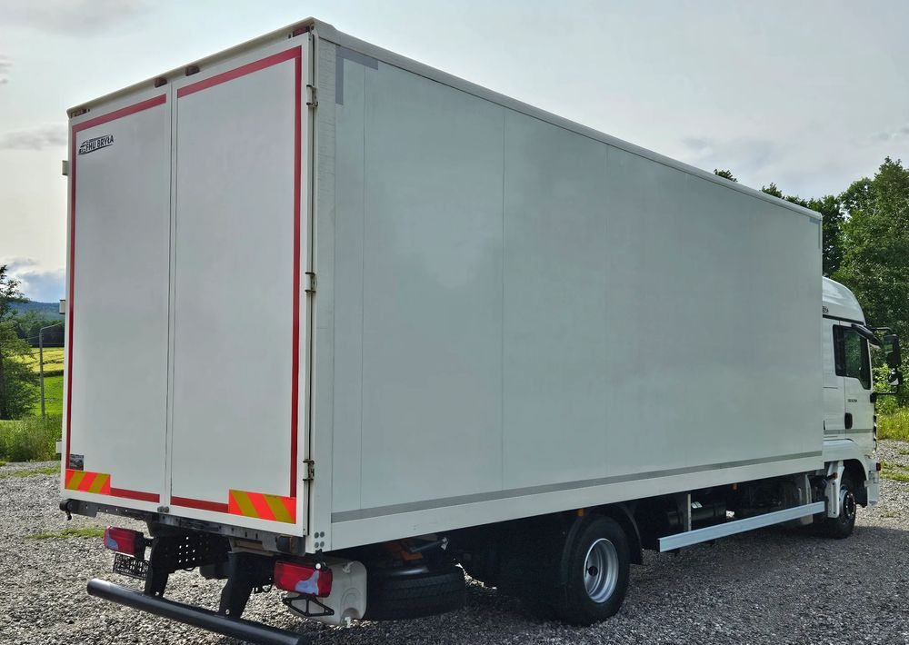 MAN TGL 12.250 / KONTENER / IZOTERMA / WINDA / 2019R / EURO 6 / PEŁEN SERWIS / 6 TON ŁADOWNOŚĆ / SPROWADZONY / ZADBANY / JAK NOWY / KSIĄŻKA SERWISOWA / E6 / 17 PALET - Kamion sandučar: slika MAN TGL 12.250 / KONTENER / IZOTERMA / WINDA / 2019R / EURO 6 / PEŁEN SERWIS / 6 TON ŁADOWNOŚĆ / SPROWADZONY / ZADBANY / JAK NOWY / KSIĄŻKA SERWISOWA / E6 / 17 PALET - Kamion sandučar MAN TGL 12.250 / KONTENER / IZOTERMA / WINDA / 2019R / EURO 6 / PEŁEN SERWIS / 6 TON ŁADOWNOŚĆ / SPROWADZONY / ZADBANY / JAK NOWY / KSIĄŻKA SERWISOWA / E6 / 17 PALET - Kamion sandučar: slika MAN TGL 12.250 / KONTENER / IZOTERMA / WINDA / 2019R / EURO 6 / PEŁEN SERWIS / 6 TON ŁADOWNOŚĆ / SPROWADZONY / ZADBANY / JAK NOWY / KSIĄŻKA SERWISOWA / E6 / 17 PALET - Kamion sandučar