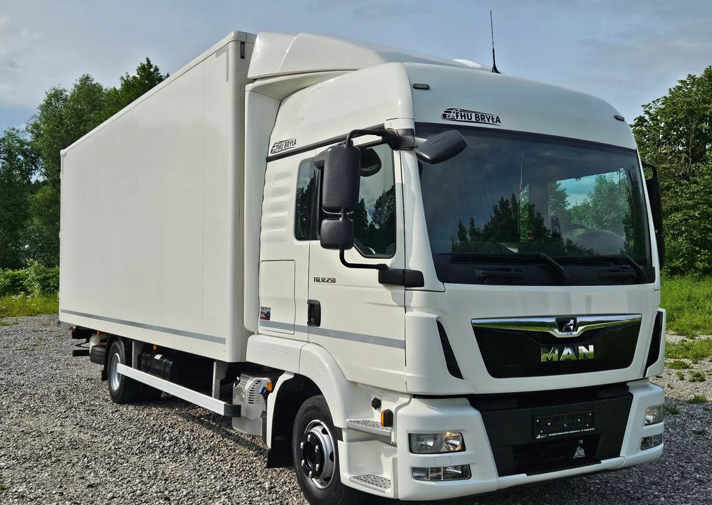 MAN TGL 12.250 / KONTENER / IZOTERMA / WINDA / 2019R / EURO 6 / PEŁEN SERWIS / 6 TON ŁADOWNOŚĆ / SPROWADZONY / ZADBANY / JAK NOWY / KSIĄŻKA SERWISOWA / E6 / 17 PALET - Kamion sandučar: slika MAN TGL 12.250 / KONTENER / IZOTERMA / WINDA / 2019R / EURO 6 / PEŁEN SERWIS / 6 TON ŁADOWNOŚĆ / SPROWADZONY / ZADBANY / JAK NOWY / KSIĄŻKA SERWISOWA / E6 / 17 PALET - Kamion sandučar MAN TGL 12.250 / KONTENER / IZOTERMA / WINDA / 2019R / EURO 6 / PEŁEN SERWIS / 6 TON ŁADOWNOŚĆ / SPROWADZONY / ZADBANY / JAK NOWY / KSIĄŻKA SERWISOWA / E6 / 17 PALET - Kamion sandučar: slika MAN TGL 12.250 / KONTENER / IZOTERMA / WINDA / 2019R / EURO 6 / PEŁEN SERWIS / 6 TON ŁADOWNOŚĆ / SPROWADZONY / ZADBANY / JAK NOWY / KSIĄŻKA SERWISOWA / E6 / 17 PALET - Kamion sandučar