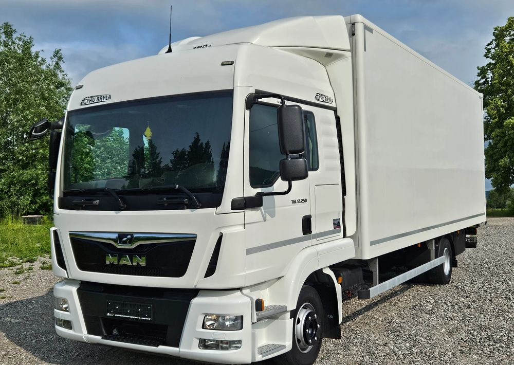 MAN TGL 12.250/KONTENER/IZOTERMA/WINDA/2019R/EURO 6/PEŁEN SERWIS/SPROWADZONY/ZADBANY/JAK NOWY/ KSIĄŻKA SERWISOWA/E6/17 PALET - Kamion sandučar: slika MAN TGL 12.250/KONTENER/IZOTERMA/WINDA/2019R/EURO 6/PEŁEN SERWIS/SPROWADZONY/ZADBANY/JAK NOWY/ KSIĄŻKA SERWISOWA/E6/17 PALET - Kamion sandučar MAN TGL 12.250/KONTENER/IZOTERMA/WINDA/2019R/EURO 6/PEŁEN SERWIS/SPROWADZONY/ZADBANY/JAK NOWY/ KSIĄŻKA SERWISOWA/E6/17 PALET - Kamion sandučar: slika MAN TGL 12.250/KONTENER/IZOTERMA/WINDA/2019R/EURO 6/PEŁEN SERWIS/SPROWADZONY/ZADBANY/JAK NOWY/ KSIĄŻKA SERWISOWA/E6/17 PALET - Kamion sandučar