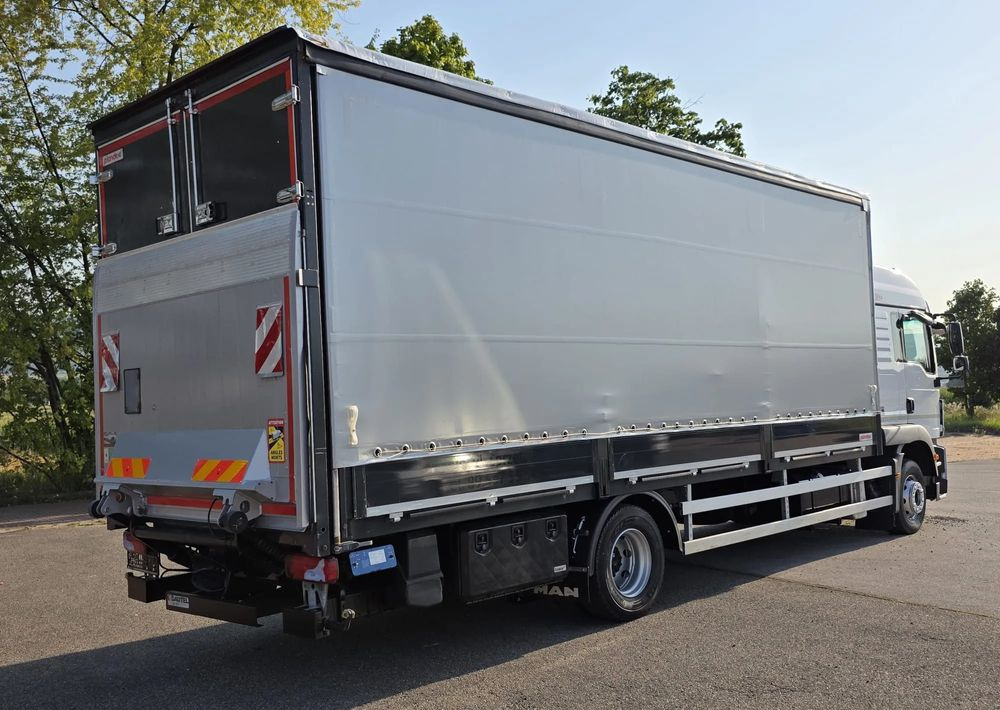 MAN TGM 15.290 / BURTO-FIRANKA / CAŁY NA PODUSZKACH /KLIMA POSTOJOWA / 2018R / NISKI PRZEBIEG / 18 PALET / E6 / JAK NOWY / WINDA / - Kamion s ceradom: slika MAN TGM 15.290 / BURTO-FIRANKA / CAŁY NA PODUSZKACH /KLIMA POSTOJOWA / 2018R / NISKI PRZEBIEG / 18 PALET / E6 / JAK NOWY / WINDA / - Kamion s ceradom MAN TGM 15.290 / BURTO-FIRANKA / CAŁY NA PODUSZKACH /KLIMA POSTOJOWA / 2018R / NISKI PRZEBIEG / 18 PALET / E6 / JAK NOWY / WINDA / - Kamion s ceradom: slika MAN TGM 15.290 / BURTO-FIRANKA / CAŁY NA PODUSZKACH /KLIMA POSTOJOWA / 2018R / NISKI PRZEBIEG / 18 PALET / E6 / JAK NOWY / WINDA / - Kamion s ceradom