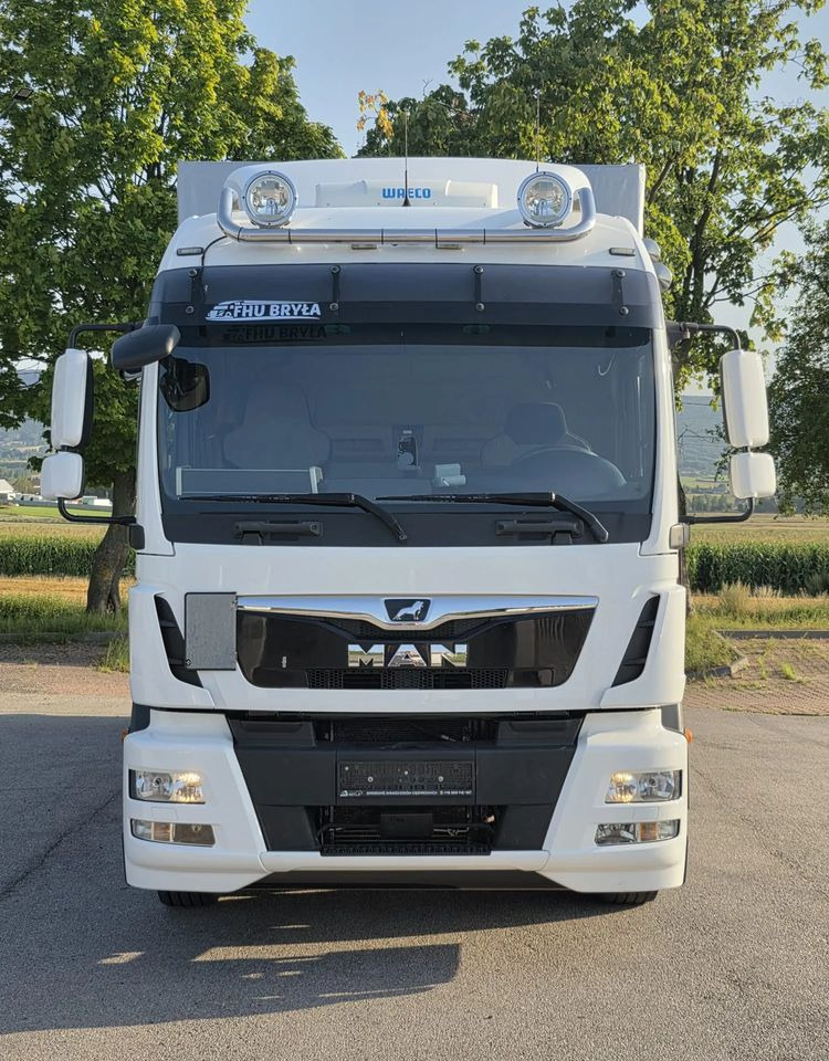 MAN TGM 15.290 / BURTO-FIRANKA / CAŁY NA PODUSZKACH /KLIMA POSTOJOWA / 2018R / NISKI PRZEBIEG / 18 PALET / E6 / JAK NOWY / WINDA / - Kamion s ceradom: slika MAN TGM 15.290 / BURTO-FIRANKA / CAŁY NA PODUSZKACH /KLIMA POSTOJOWA / 2018R / NISKI PRZEBIEG / 18 PALET / E6 / JAK NOWY / WINDA / - Kamion s ceradom MAN TGM 15.290 / BURTO-FIRANKA / CAŁY NA PODUSZKACH /KLIMA POSTOJOWA / 2018R / NISKI PRZEBIEG / 18 PALET / E6 / JAK NOWY / WINDA / - Kamion s ceradom: slika MAN TGM 15.290 / BURTO-FIRANKA / CAŁY NA PODUSZKACH /KLIMA POSTOJOWA / 2018R / NISKI PRZEBIEG / 18 PALET / E6 / JAK NOWY / WINDA / - Kamion s ceradom