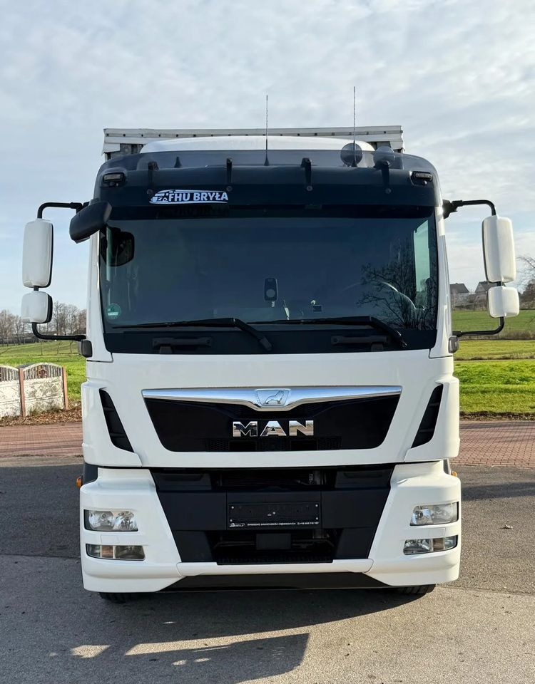 MAN TGM 15.290 / FIRANKA / 2016R / KLIMA POSTOJOWA /SPROWADZONY/ 8T ŁADOWNOŚĆ / 17 PALET / E6 / WINDA / - Kamion s ceradom: slika MAN TGM 15.290 / FIRANKA / 2016R / KLIMA POSTOJOWA /SPROWADZONY/ 8T ŁADOWNOŚĆ / 17 PALET / E6 / WINDA / - Kamion s ceradom MAN TGM 15.290 / FIRANKA / 2016R / KLIMA POSTOJOWA /SPROWADZONY/ 8T ŁADOWNOŚĆ / 17 PALET / E6 / WINDA / - Kamion s ceradom: slika MAN TGM 15.290 / FIRANKA / 2016R / KLIMA POSTOJOWA /SPROWADZONY/ 8T ŁADOWNOŚĆ / 17 PALET / E6 / WINDA / - Kamion s ceradom