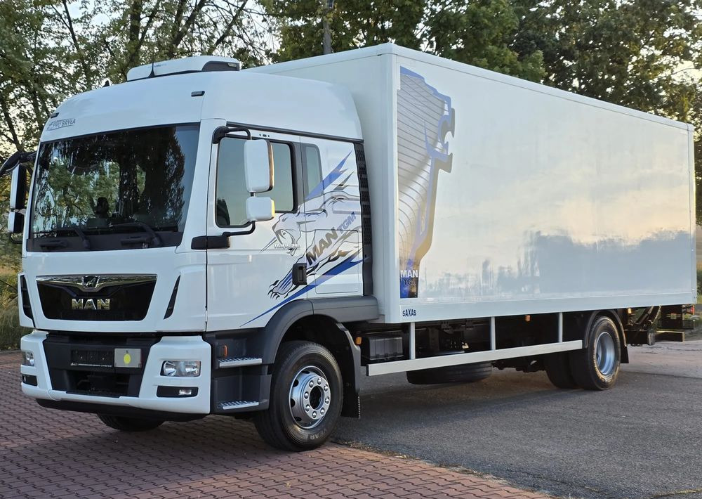 MAN TGM 15.290 / TGL / KONTENER / IZOTERMA / WINDA / KLIMA POSTOJOWA / 2019R / EURO 6 / PEŁEN SERWIS / 8200KG ŁADOWNOŚĆ / SPROWADZONY / ZADBANY / JAK NOWY / KSIĄŻKA SERWISOWA / E6 / 18 PALET - Kamion sandučar: slika MAN TGM 15.290 / TGL / KONTENER / IZOTERMA / WINDA / KLIMA POSTOJOWA / 2019R / EURO 6 / PEŁEN SERWIS / 8200KG ŁADOWNOŚĆ / SPROWADZONY / ZADBANY / JAK NOWY / KSIĄŻKA SERWISOWA / E6 / 18 PALET - Kamion sandučar MAN TGM 15.290 / TGL / KONTENER / IZOTERMA / WINDA / KLIMA POSTOJOWA / 2019R / EURO 6 / PEŁEN SERWIS / 8200KG ŁADOWNOŚĆ / SPROWADZONY / ZADBANY / JAK NOWY / KSIĄŻKA SERWISOWA / E6 / 18 PALET - Kamion sandučar: slika MAN TGM 15.290 / TGL / KONTENER / IZOTERMA / WINDA / KLIMA POSTOJOWA / 2019R / EURO 6 / PEŁEN SERWIS / 8200KG ŁADOWNOŚĆ / SPROWADZONY / ZADBANY / JAK NOWY / KSIĄŻKA SERWISOWA / E6 / 18 PALET - Kamion sandučar