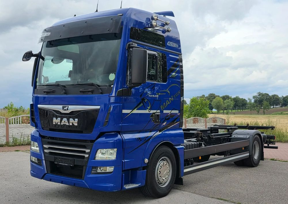 MAN TGX 18.430 / SPROWADZONY / DO ŻYWCA / 2020 / KLIMA POSTOJOWA / SERWISOWANY / JAK NOWY / NISKI PRZEBIEG / RAMA / BDF / E6 - Kamion-šasija: slika MAN TGX 18.430 / SPROWADZONY / DO ŻYWCA / 2020 / KLIMA POSTOJOWA / SERWISOWANY / JAK NOWY / NISKI PRZEBIEG / RAMA / BDF / E6 - Kamion-šasija MAN TGX 18.430 / SPROWADZONY / DO ŻYWCA / 2020 / KLIMA POSTOJOWA / SERWISOWANY / JAK NOWY / NISKI PRZEBIEG / RAMA / BDF / E6 - Kamion-šasija: slika MAN TGX 18.430 / SPROWADZONY / DO ŻYWCA / 2020 / KLIMA POSTOJOWA / SERWISOWANY / JAK NOWY / NISKI PRZEBIEG / RAMA / BDF / E6 - Kamion-šasija