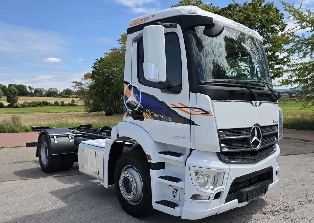 Mercedes-Benz ANTOS 1827 / ATEGO / ACTROS / E6 / ROZSTAW OSI 3.75M / WYWROT / BECZKA / UTRZYMANIE DRÓG / HAKOWIEC / SPROWADZONY / PIERWSZY WŁAŚCICIEL / STAN BDB - Kamion-šasija: slika Mercedes-Benz ANTOS 1827 / ATEGO / ACTROS / E6 / ROZSTAW OSI 3.75M / WYWROT / BECZKA / UTRZYMANIE DRÓG / HAKOWIEC / SPROWADZONY / PIERWSZY WŁAŚCICIEL / STAN BDB - Kamion-šasija Mercedes-Benz ANTOS 1827 / ATEGO / ACTROS / E6 / ROZSTAW OSI 3.75M / WYWROT / BECZKA / UTRZYMANIE DRÓG / HAKOWIEC / SPROWADZONY / PIERWSZY WŁAŚCICIEL / STAN BDB - Kamion-šasija: slika Mercedes-Benz ANTOS 1827 / ATEGO / ACTROS / E6 / ROZSTAW OSI 3.75M / WYWROT / BECZKA / UTRZYMANIE DRÓG / HAKOWIEC / SPROWADZONY / PIERWSZY WŁAŚCICIEL / STAN BDB - Kamion-šasija