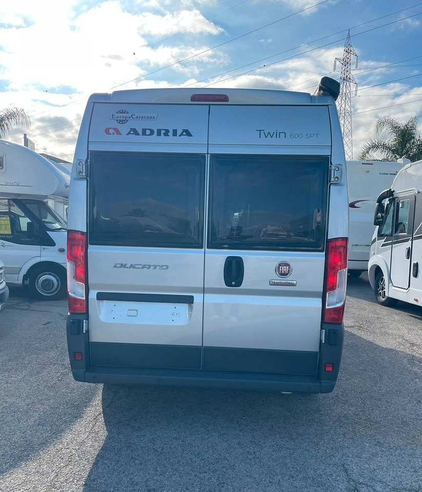 Adria TWIN 600 SPT - Kamper: slika Adria TWIN 600 SPT - Kamper Adria TWIN 600 SPT - Kamper: slika Adria TWIN 600 SPT - Kamper