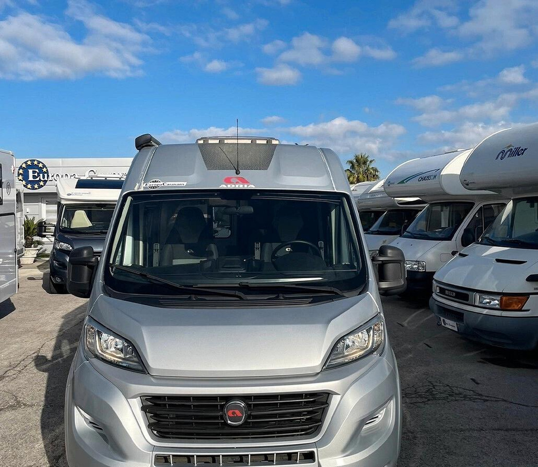 Adria TWIN 600 SPT - Kamper: slika Adria TWIN 600 SPT - Kamper Adria TWIN 600 SPT - Kamper: slika Adria TWIN 600 SPT - Kamper